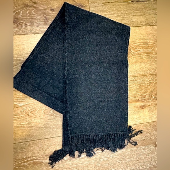 Brand New Black Scarf! Never worn!! - Picture 1 of 4